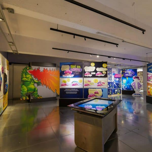 UNIVERSUM-7